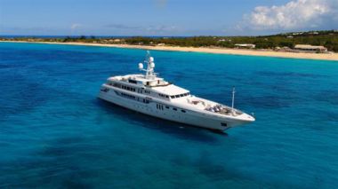 APOGEE - CODECASA Full displacement motor yacht